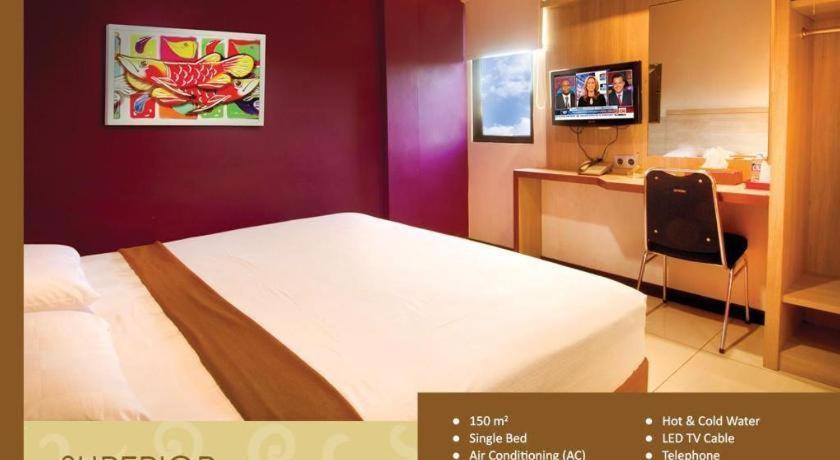 Borneo Hotel Pontianak Exteriör bild