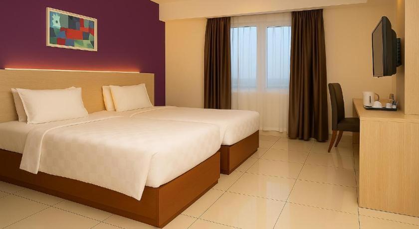 Borneo Hotel Pontianak Exteriör bild