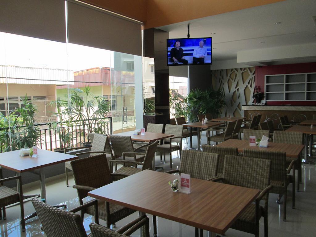 Borneo Hotel Pontianak Exteriör bild